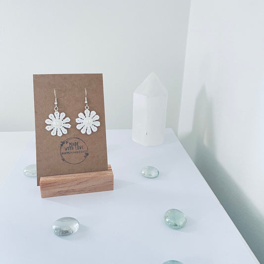 Daisy flower earrings